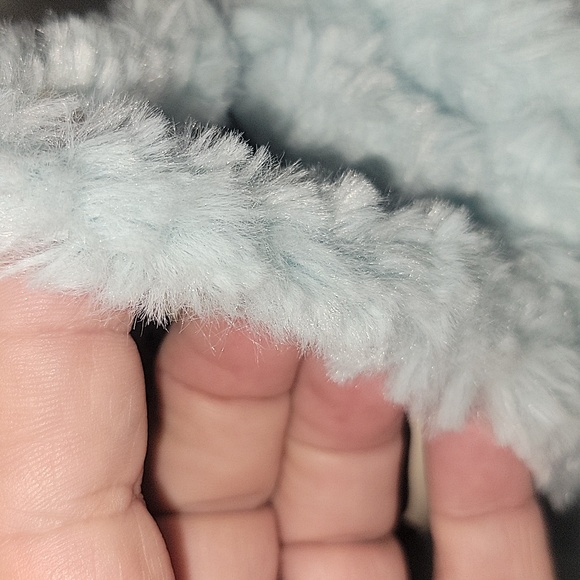 Yarn Bee Fur The Love Mint Net Weight 7 Oz. 37 Yards (8 skeins) - Picture 6 of 7